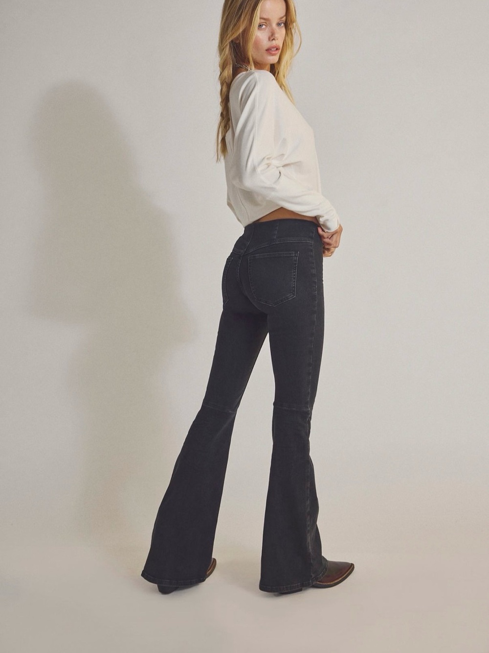Free People Pull On Flare Jean Dark Wash Large Short